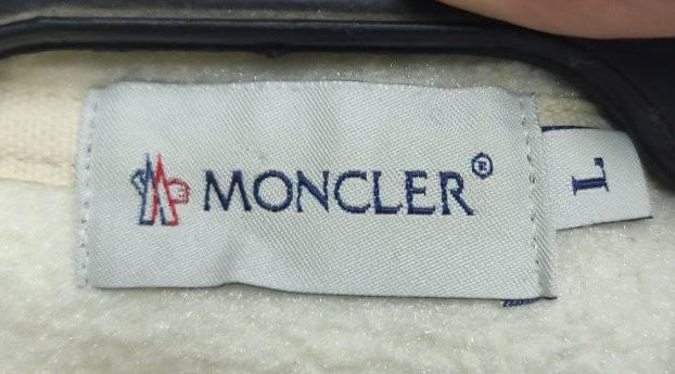 Moncler Expert - Details about shirt, sweaters, hoodies, etc.