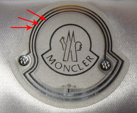 Moncler Expert - Details of the QR code tag